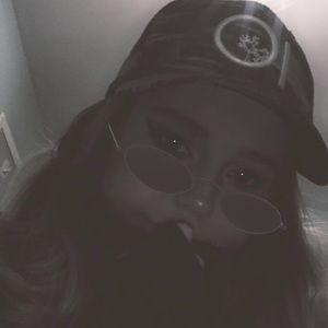 Meet your Posher, Anikka